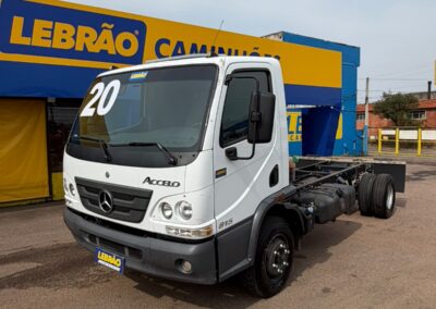 Mercedes Benz 815