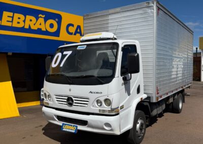 M.B Accelo 915